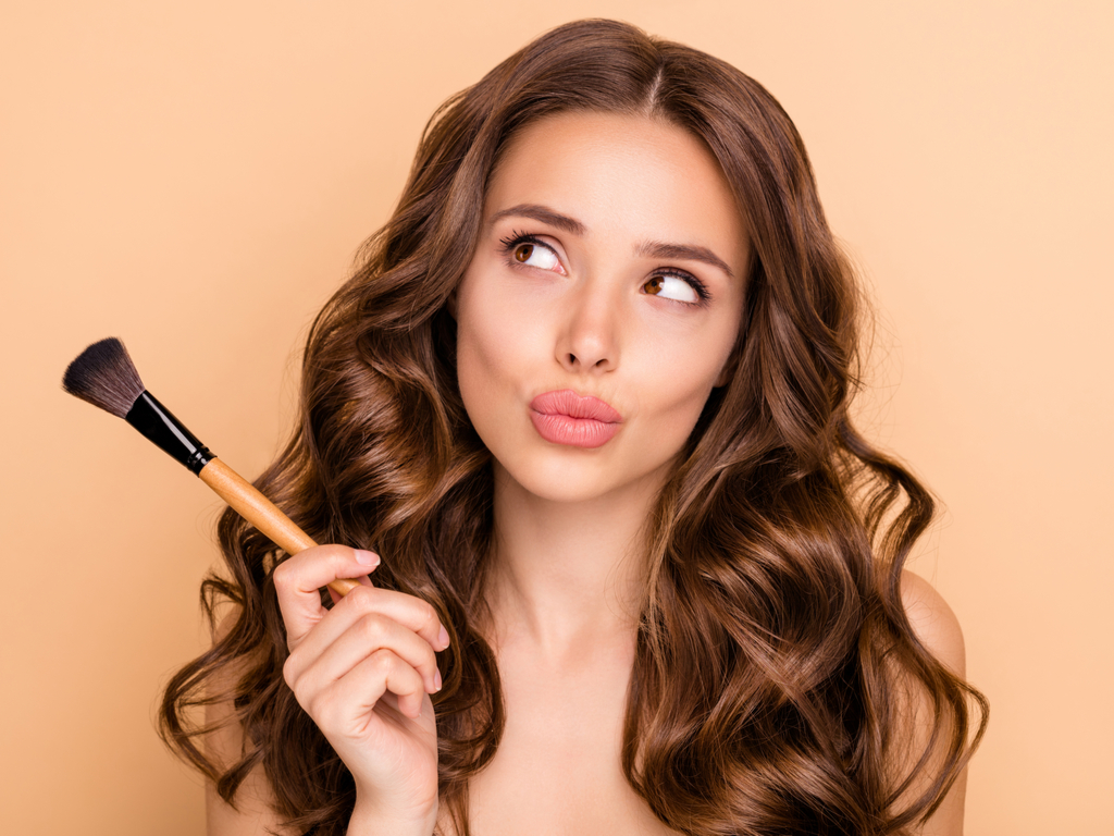 Rüyada Makyaj Yaptığını Görmek neye tabir edilir? Nasıl yorumlanır?