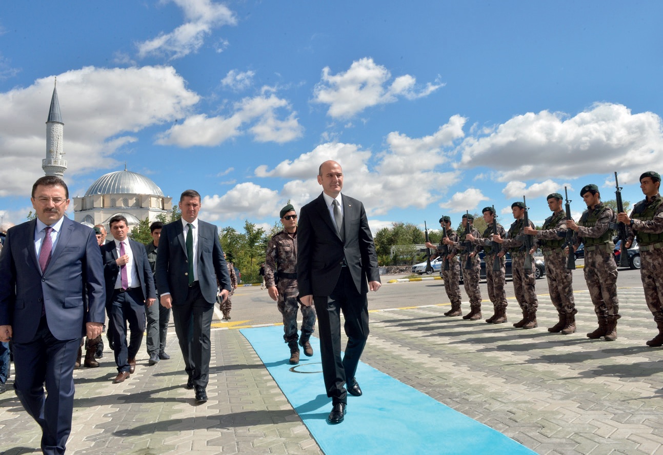 Süleyman Soylu kimdir? Aslen nerelidir, Trabzon'un neresinden? Kaç yaşındadır? Eşi kim? Kaç çocuğu vardır?