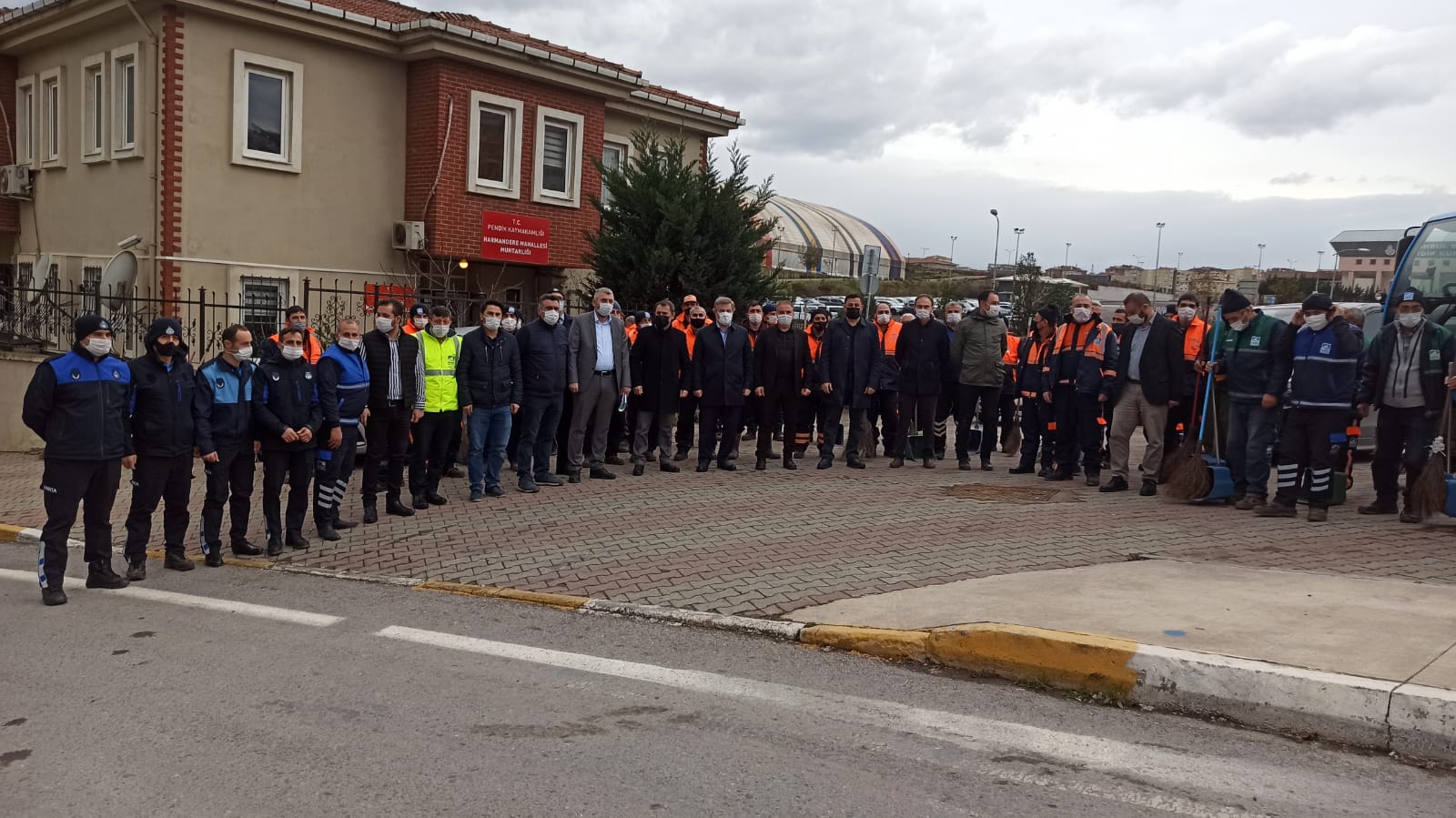 Pendik Belediyesi'nin toplu temizlik çalışması ilçe genelinde devam ediyor!