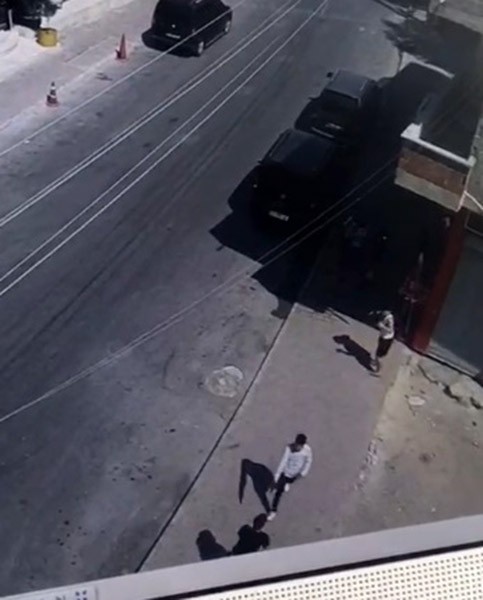 Abisini döven adamla hesaplaşmak isteyen liseli genç, sokak ortasında öldürüldü!