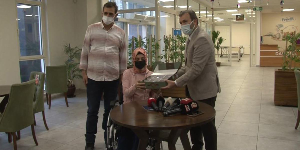 Zor dönemin üstesinden sevgileriyle geldiler! Başkan Ahmet Cin'den örnek çifte düğün hediyesi