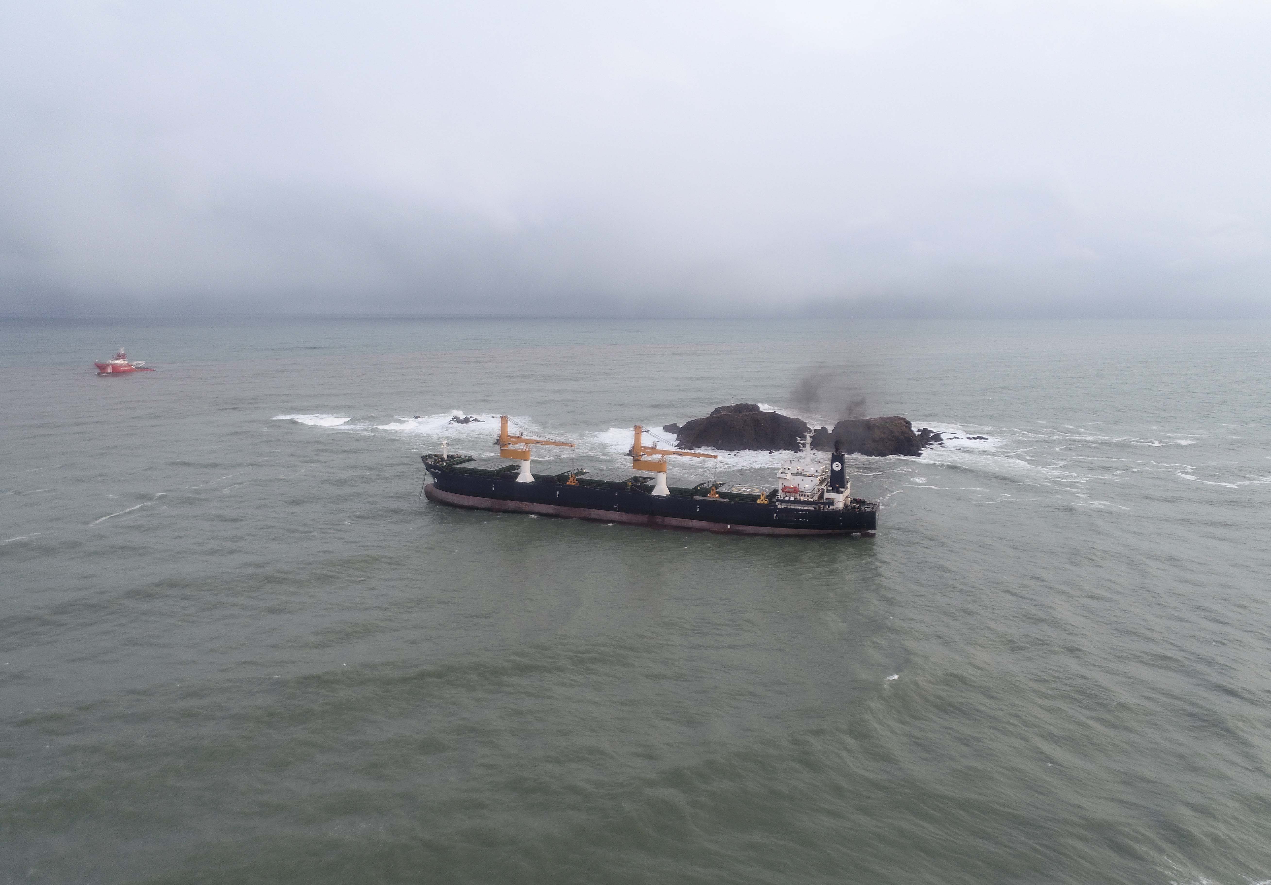 Arıza veren kargo gemisi kıyıya demir attı! Ekipler çalışma başlattı