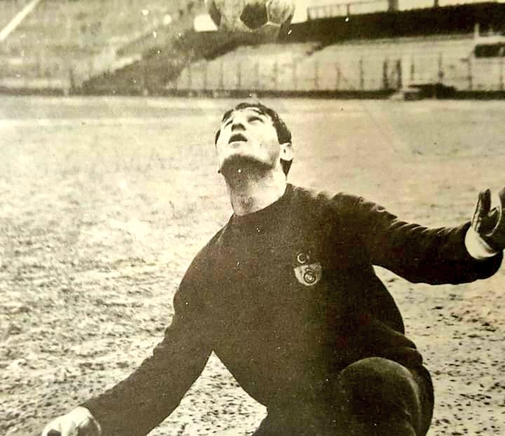 Efsane kaleci Varol Ürkmez hayatını kaybetti!