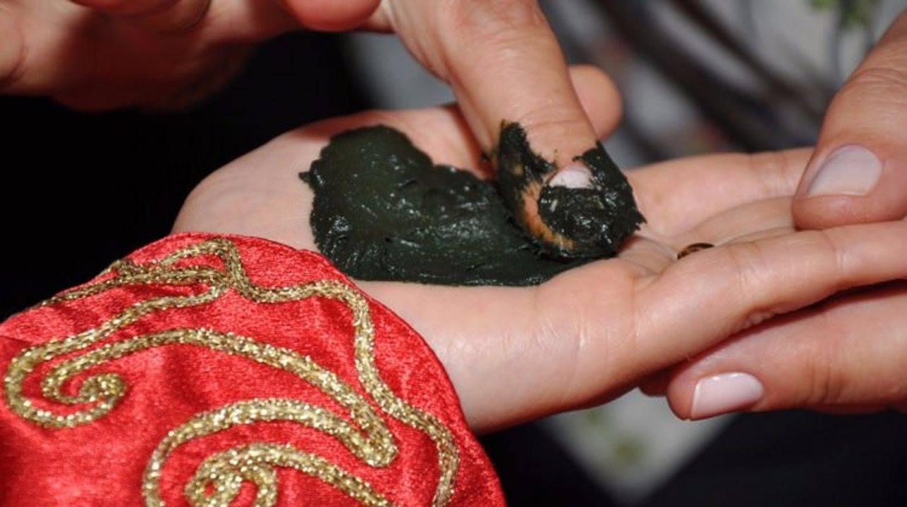 Rüyada Kına Görmek Tabiri