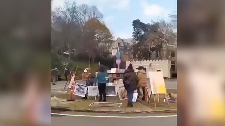 Son dakika: Başsavcılık, Boğaziçi Üniversitesi önünde Kabe fotoğrafının yere serilmesine soruşturma başlattı