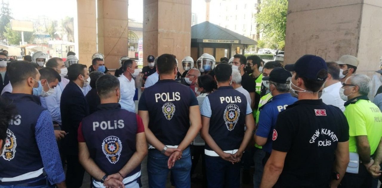 Kadıköy Kaymakamlığından flaş karar: Toplantı ve gösteriler yasaklandı!