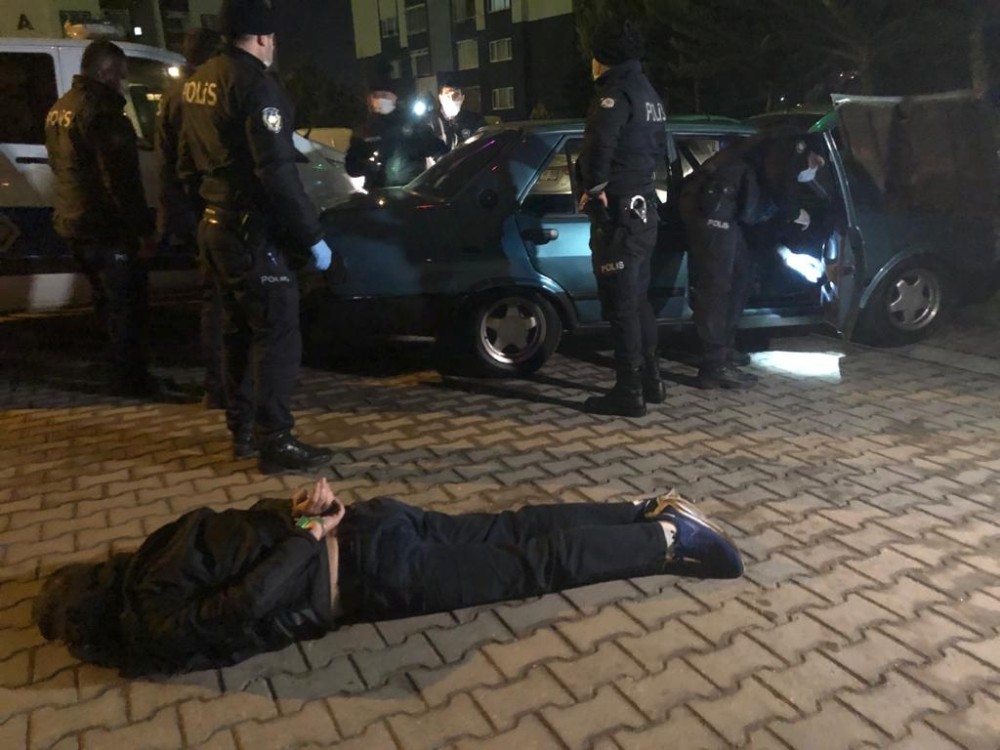 Kısıtlamayı yok saydı! Bir de ehliyetsiz araç kullanınca cezadan kaçamadı