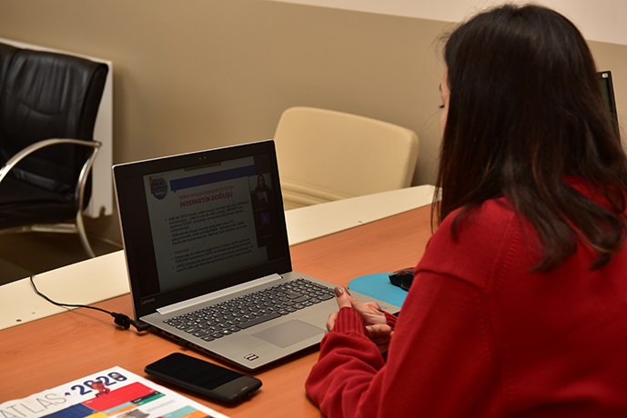 DigiAile seminerleri ile kuşaklar arası uyum sağlanıyor!