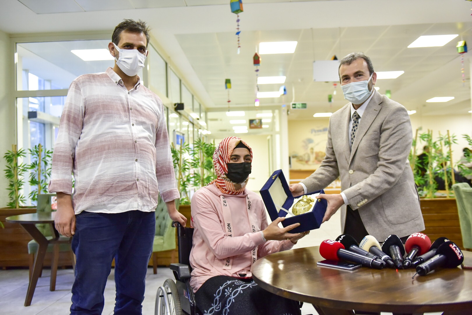 Başkan Ahmet Cin'den engelsiz çifte düğün hediyesi!