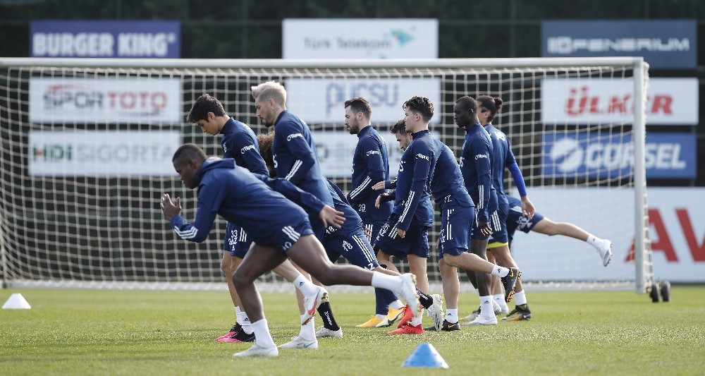 Fenerbahçe'den flaş TFF başvurusu: Derbide sağlıkçılar tribüne alınsın!