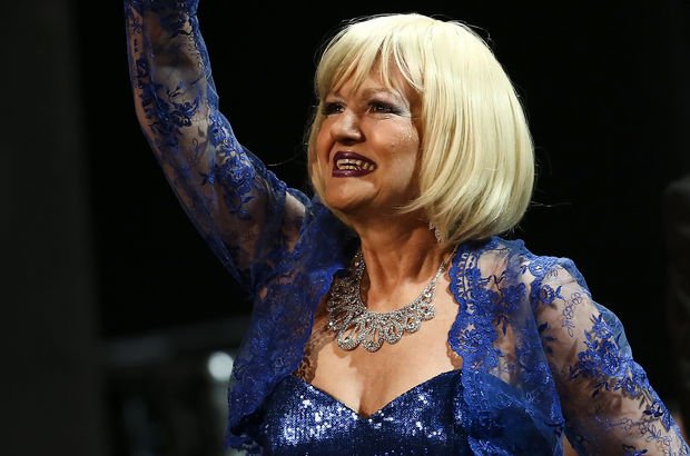 Gülden Karaböcek kimdir? Nereli, kaç yaşında? Sanat hayatına ne zaman başladı? Kaç defa evlendi?