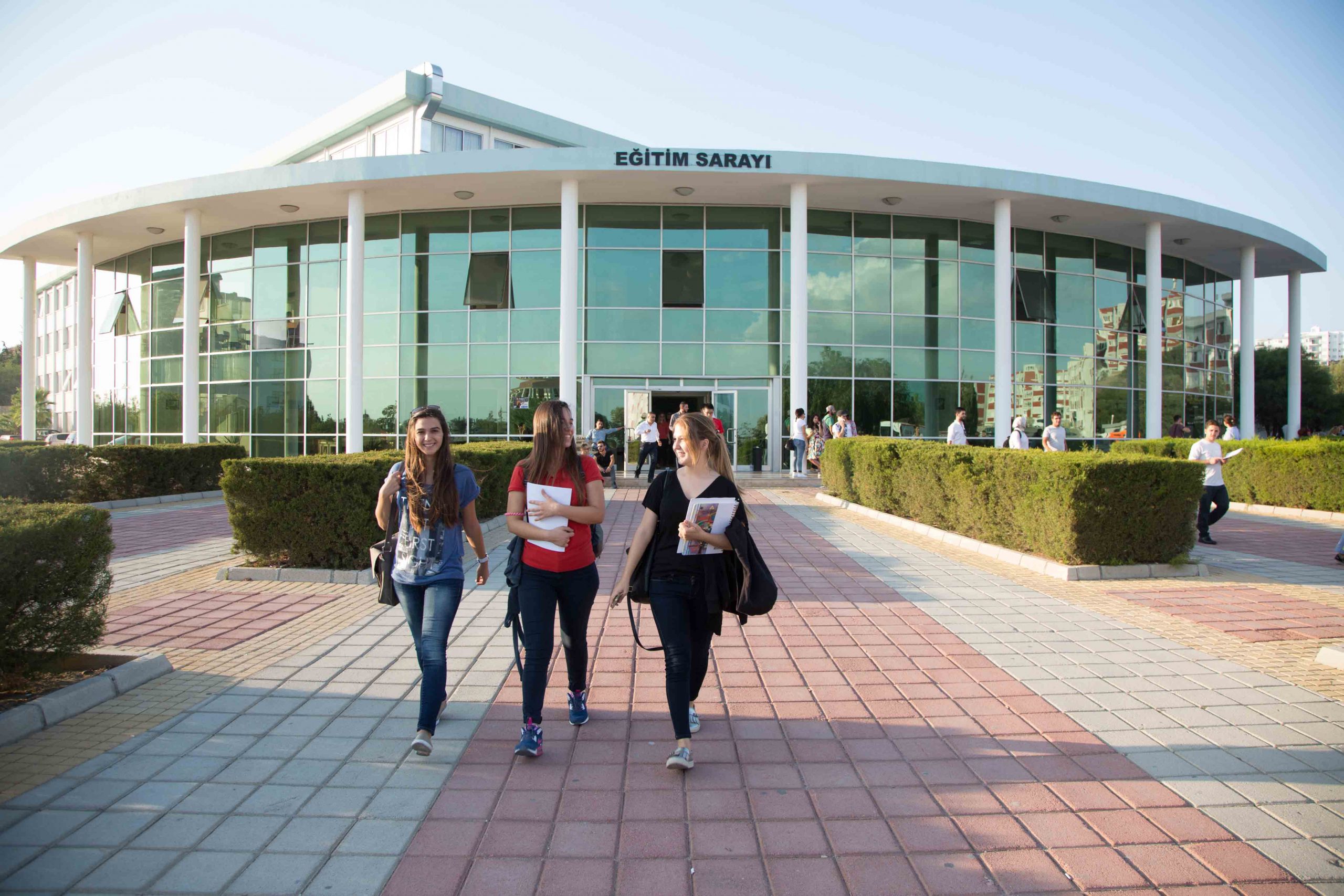 Rektör nedir? Rektör kim atar, kim seçer? Görev süresi kaç yıl? Rektör atamaları nasıl oluyor? Kim yapar? 