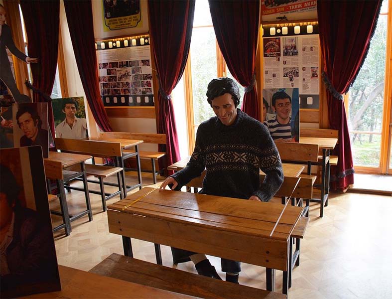 Hababam Sınıfı, kapılarını EBA TV'ye açtı!