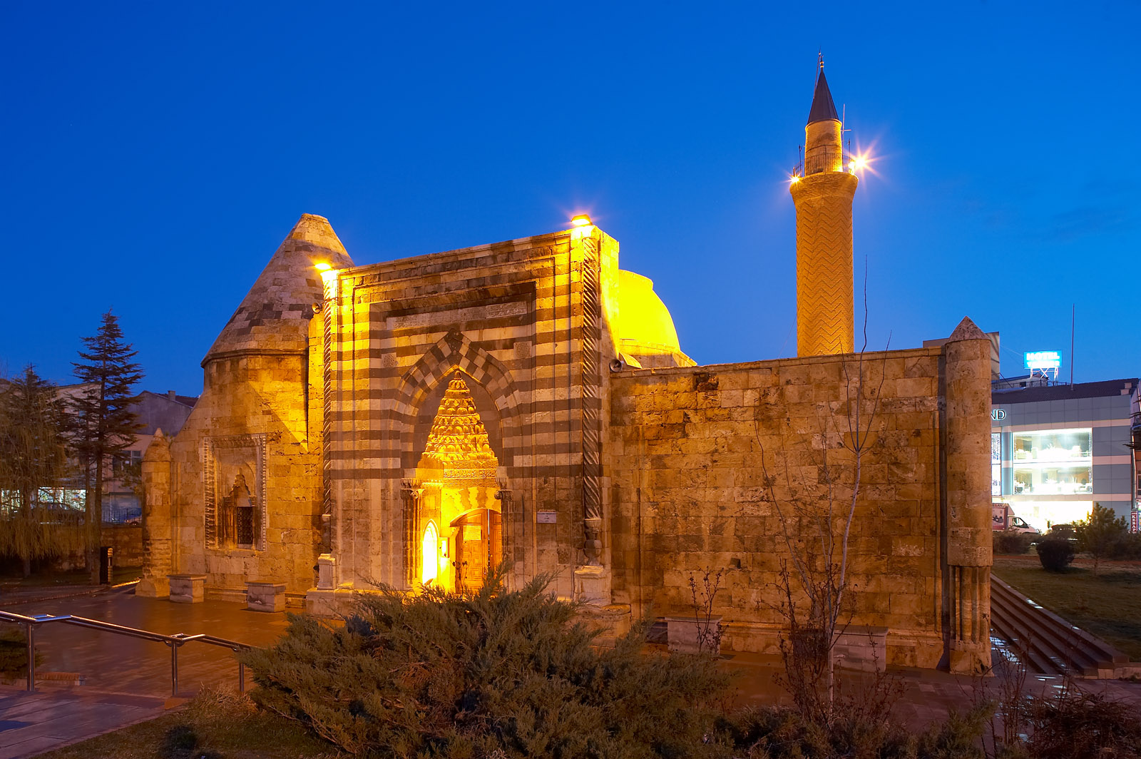 Caca Bey kimdir? Caca Bey ne yapmıştır? 