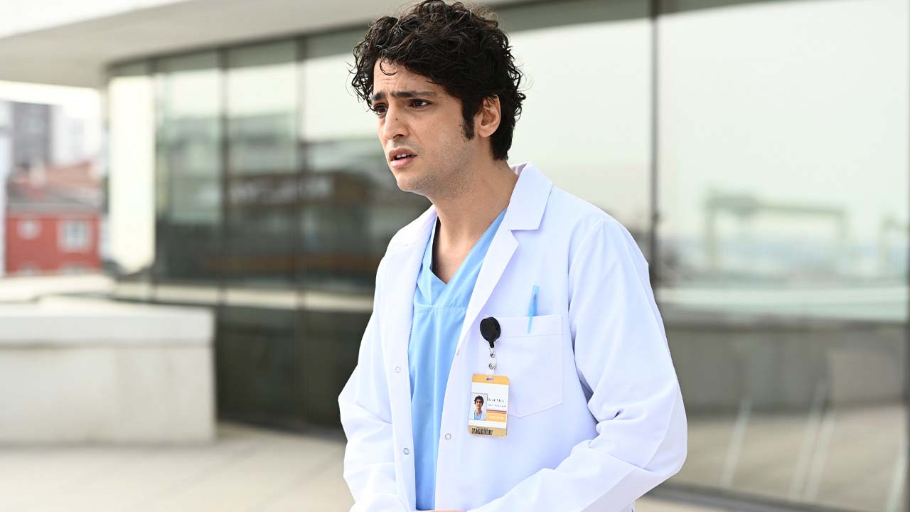 Mucize doktor Adil Hoca ölecek mi? Adil Hoca diziden neden ayrıldı? Reha Özcan Mucize Doktor'dan ayrılıyor mu?