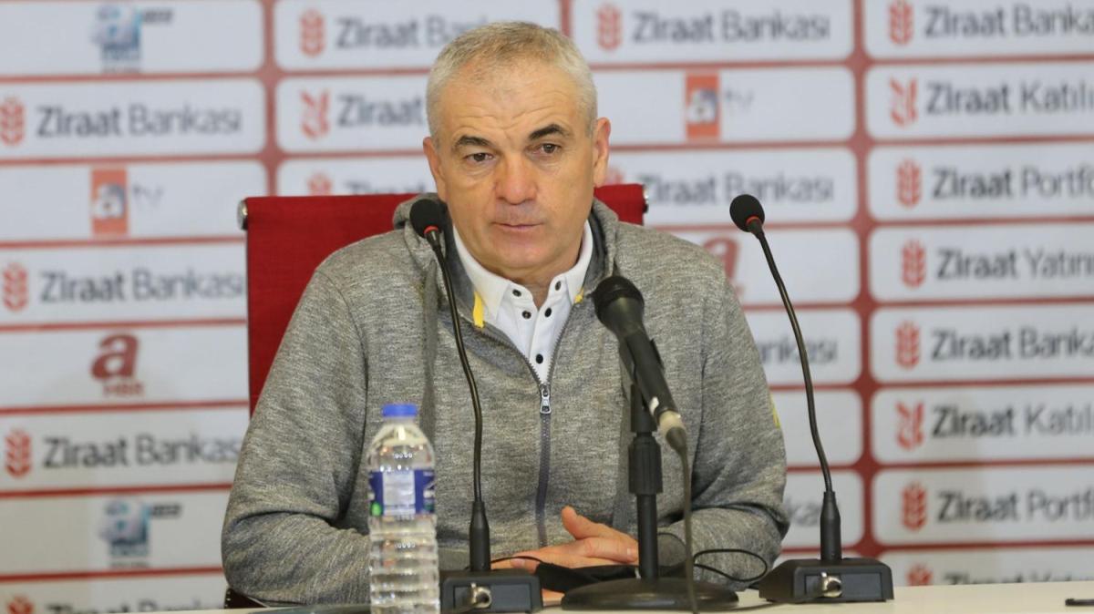 Sivasspor'un hocası Rıza Çalımbay'dan kupa mesajı: "Sonuna kadar gitmek istiyoruz"