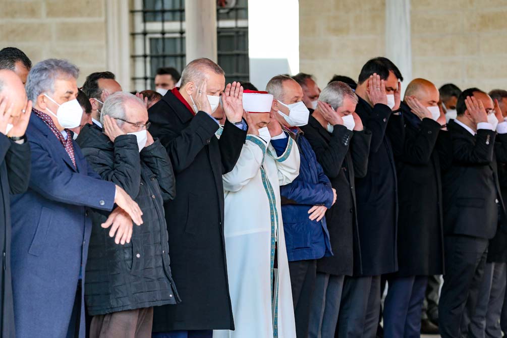 Cumhurbaşkanı Erdoğan verdiği sözü yerine getirdi! Hafız Abdullah Nazırlı cenazesin katıldı