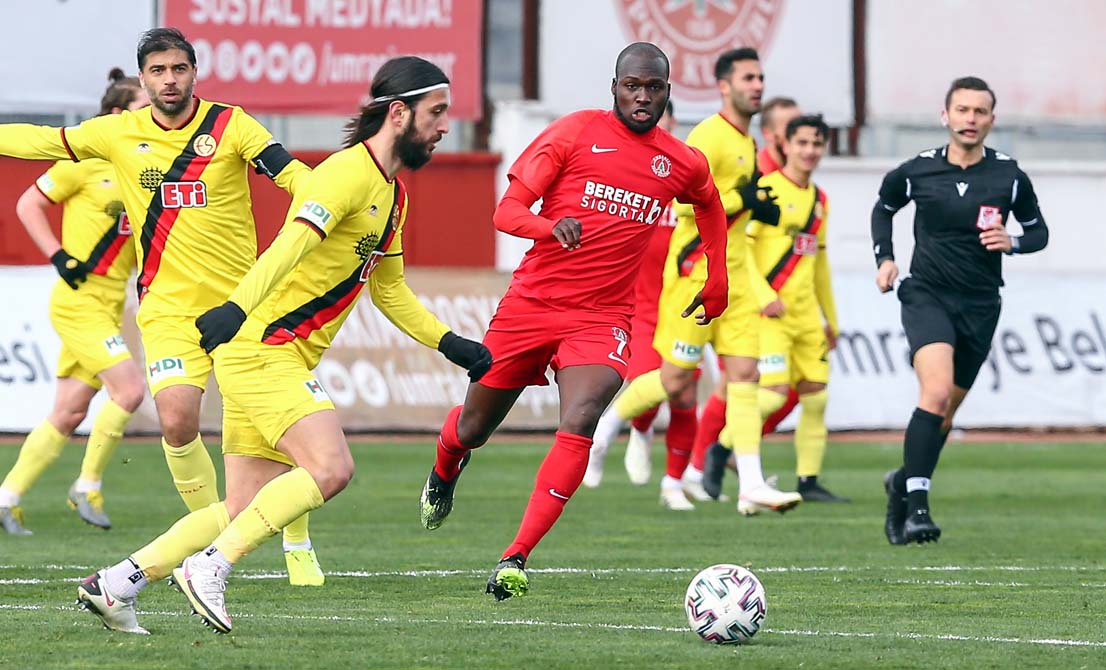 Ümraniyespor, Eskişehirspor'u 3 golle geçti: 3-0