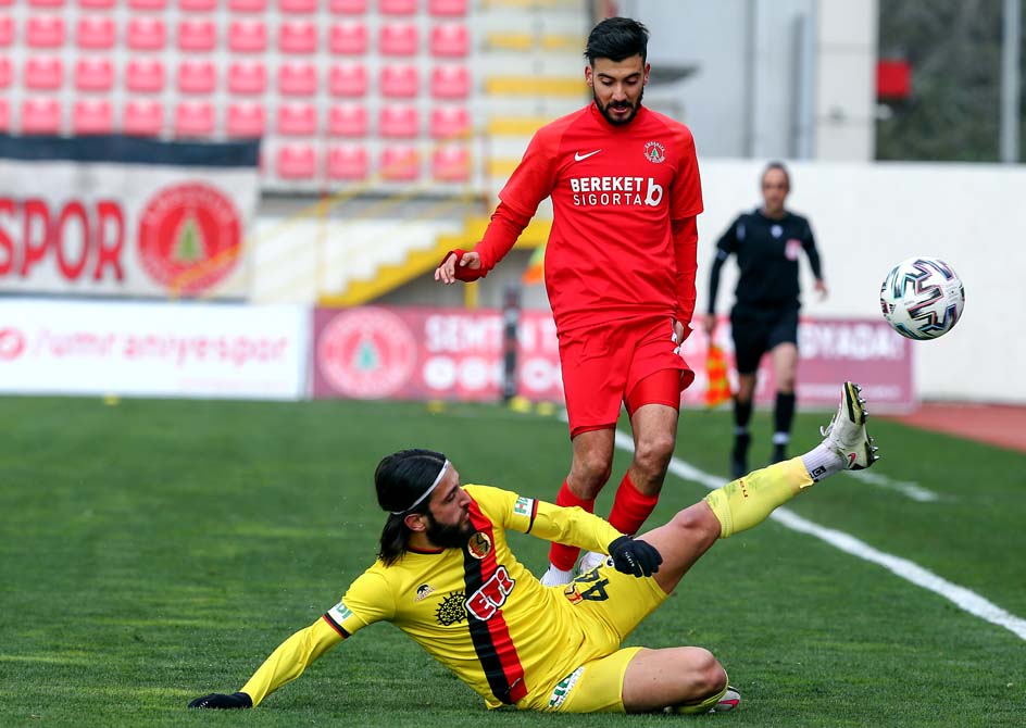 Ümraniyespor, Eskişehirspor'u 3 golle geçti: 3-0