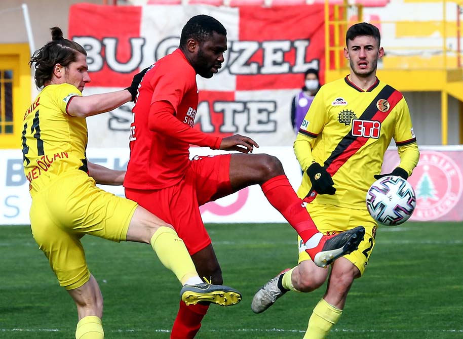 Ümraniyespor, Eskişehirspor'u 3 golle geçti: 3-0