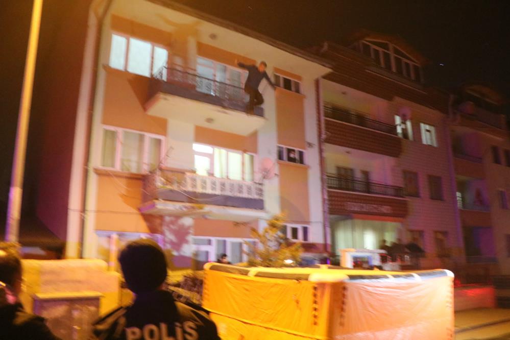 Kız arkadaşı yüzünden 3. kattan atladı! Annesinin gözü yaşlı feryadı yürekleri dağladı