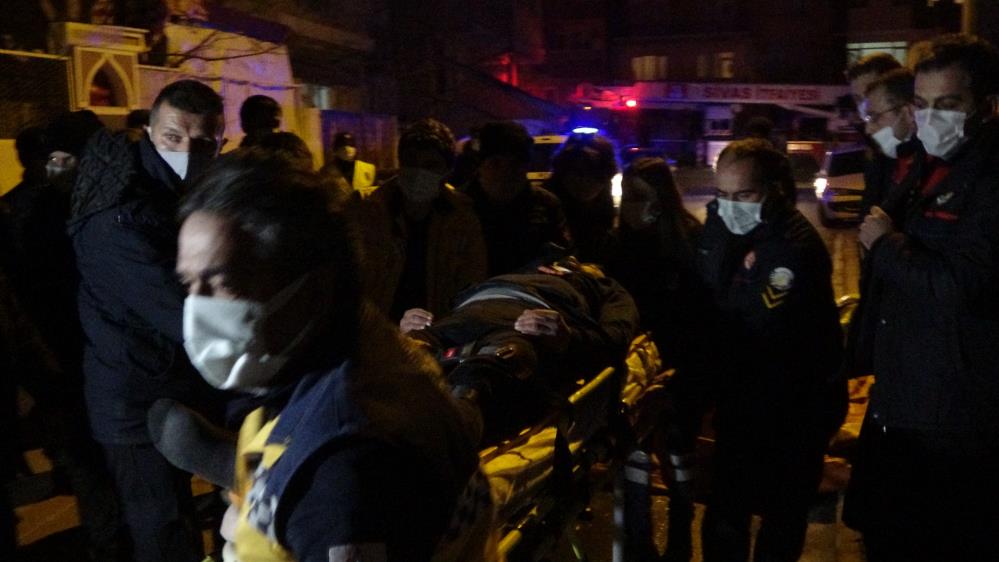 Kız arkadaşı yüzünden 3. kattan atladı! Annesinin gözü yaşlı feryadı yürekleri dağladı