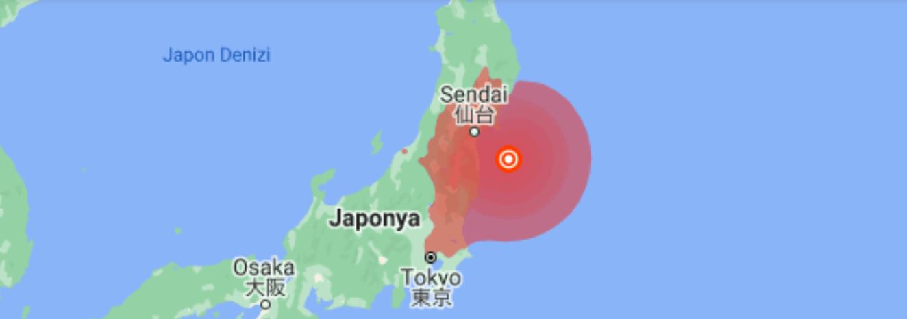 Depreme banyoda yakalandı! O anlar saniye saniye kameraya yansıdı