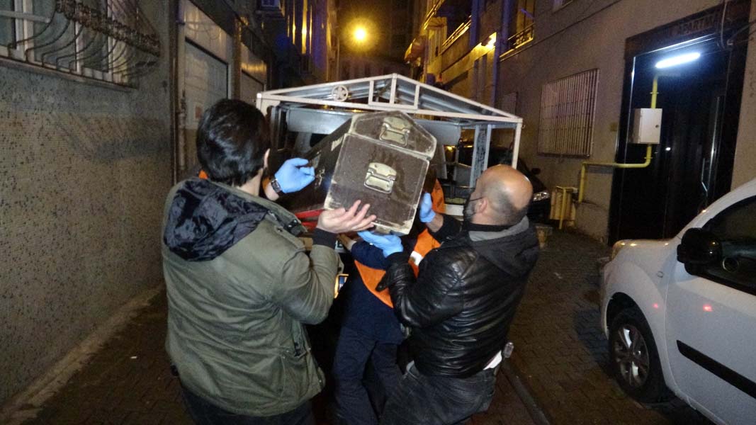Samsun'da kadın cinayeti! Mühendis koca, eşini boğazından bıçaklayarak öldürdü