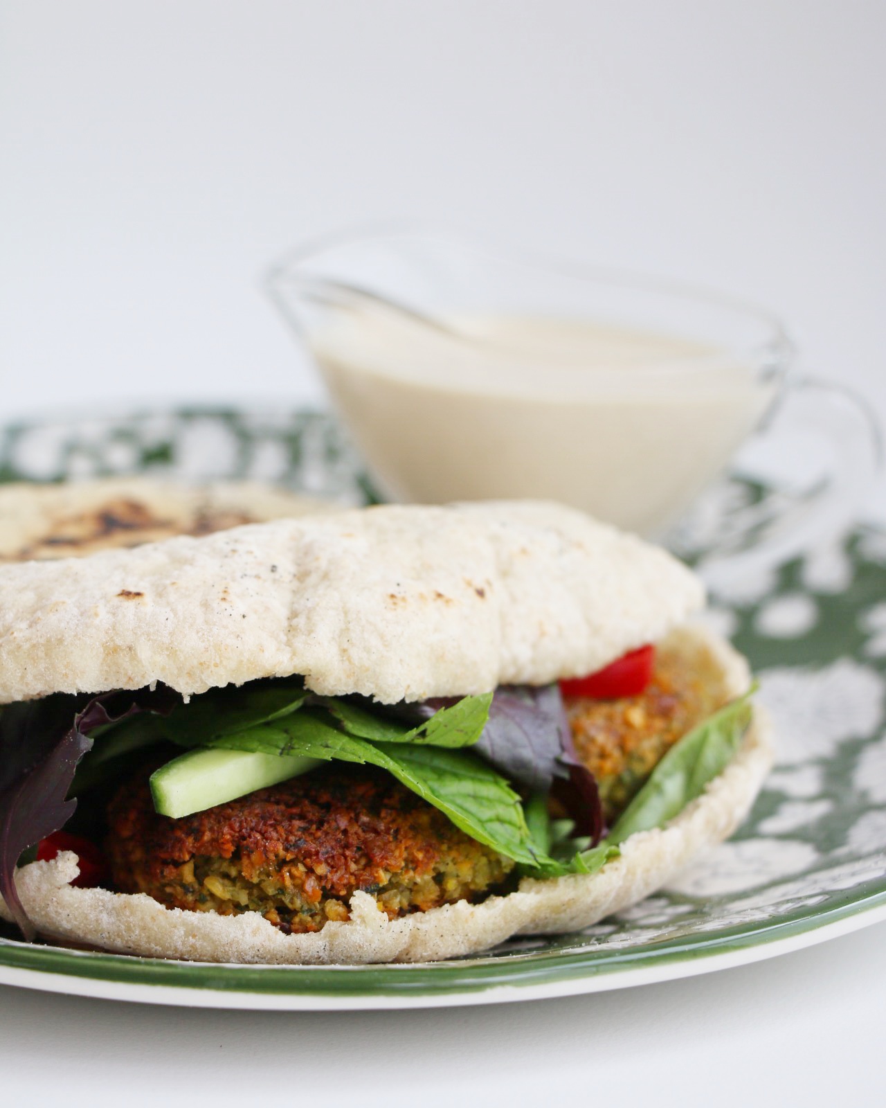 Gelinim Mutfakta Pita Ekmeğinde Falafel tarifi | Pita Ekmeğinde Falafel nasıl yapılır? Malzemeleri nelerdir?