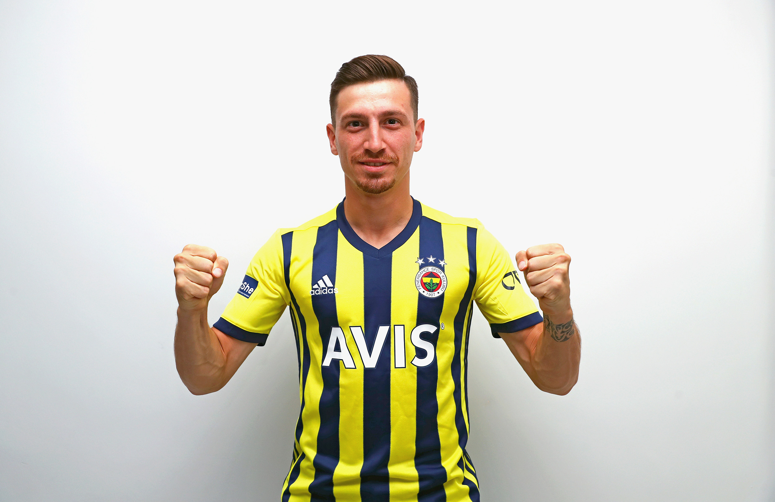 Performansı düşen Mert Hakan'a Emre Belözoğlu'ndan uyarı