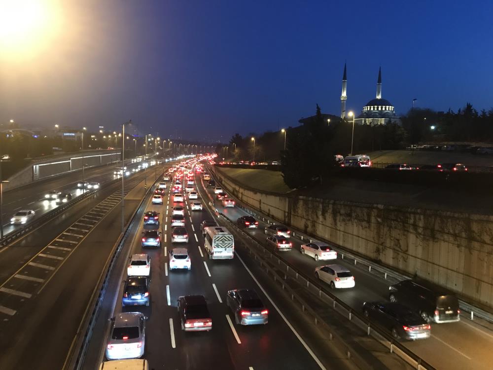 56 saatlik kısıtlama sona erdi, vatandaşlar sokağa döküldü!