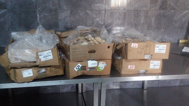 Tuzla'da yemek üretim tesisine büyük baskın! 