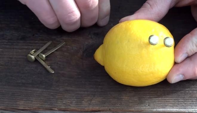 Rus mühendis limonla ateş yaktı: O görüntüler sosyal medyada viral oldu!