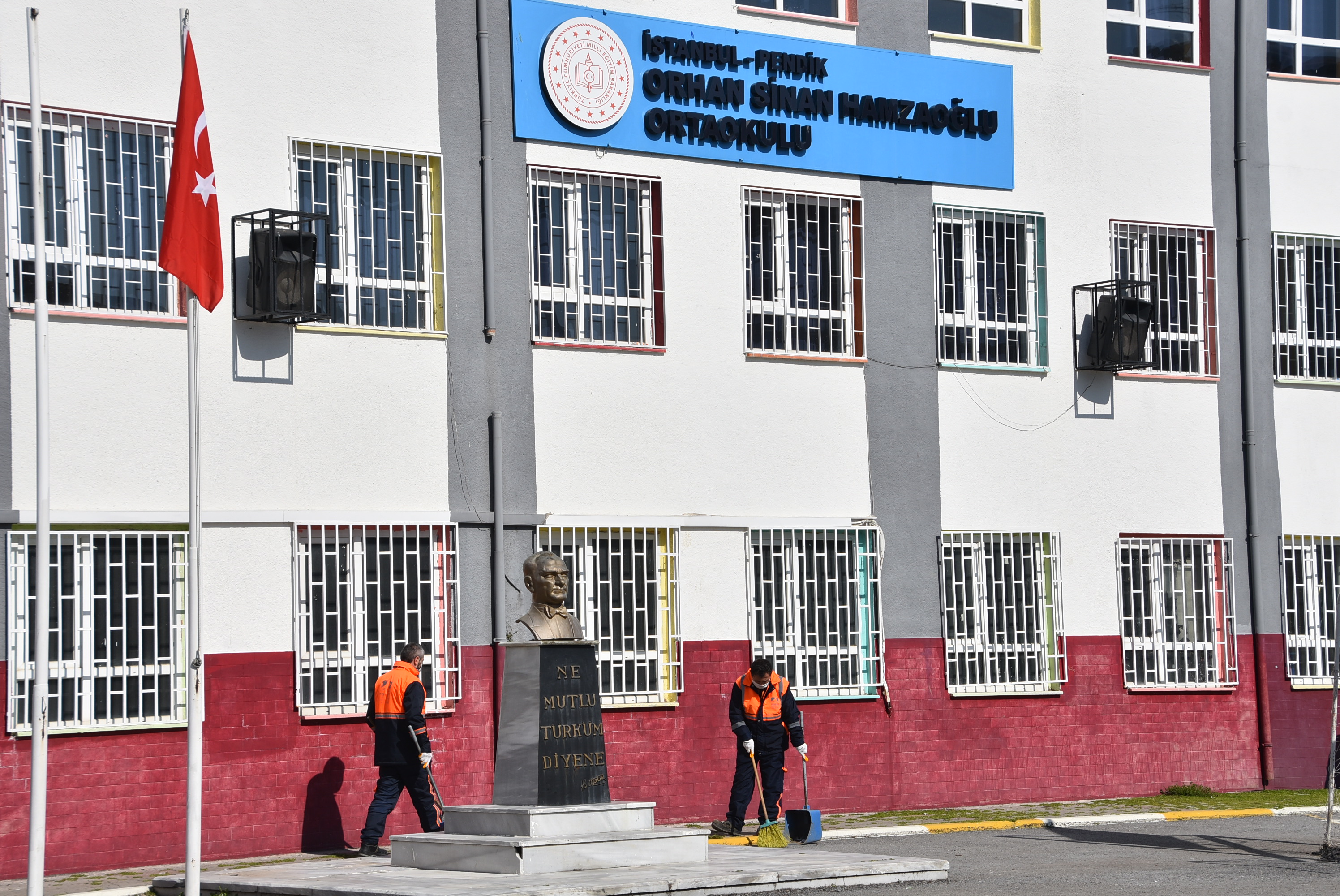 Pendik'te okullar 1 Mart'a hazırlanıyor!