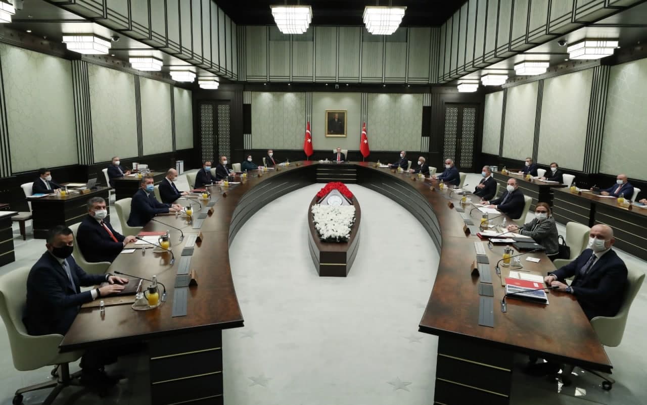 Kısıtlamalar kalkıyor mu? Tüm gözler Kabine Toplantısı'ndan çıkacak kararlarda!