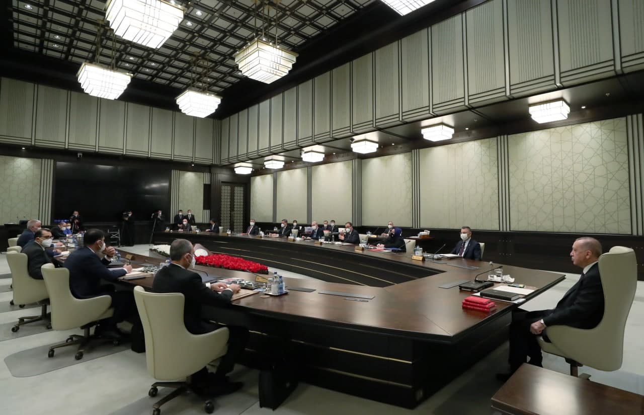 Kısıtlamalar kalkıyor mu? Tüm gözler Kabine Toplantısı'ndan çıkacak kararlarda!