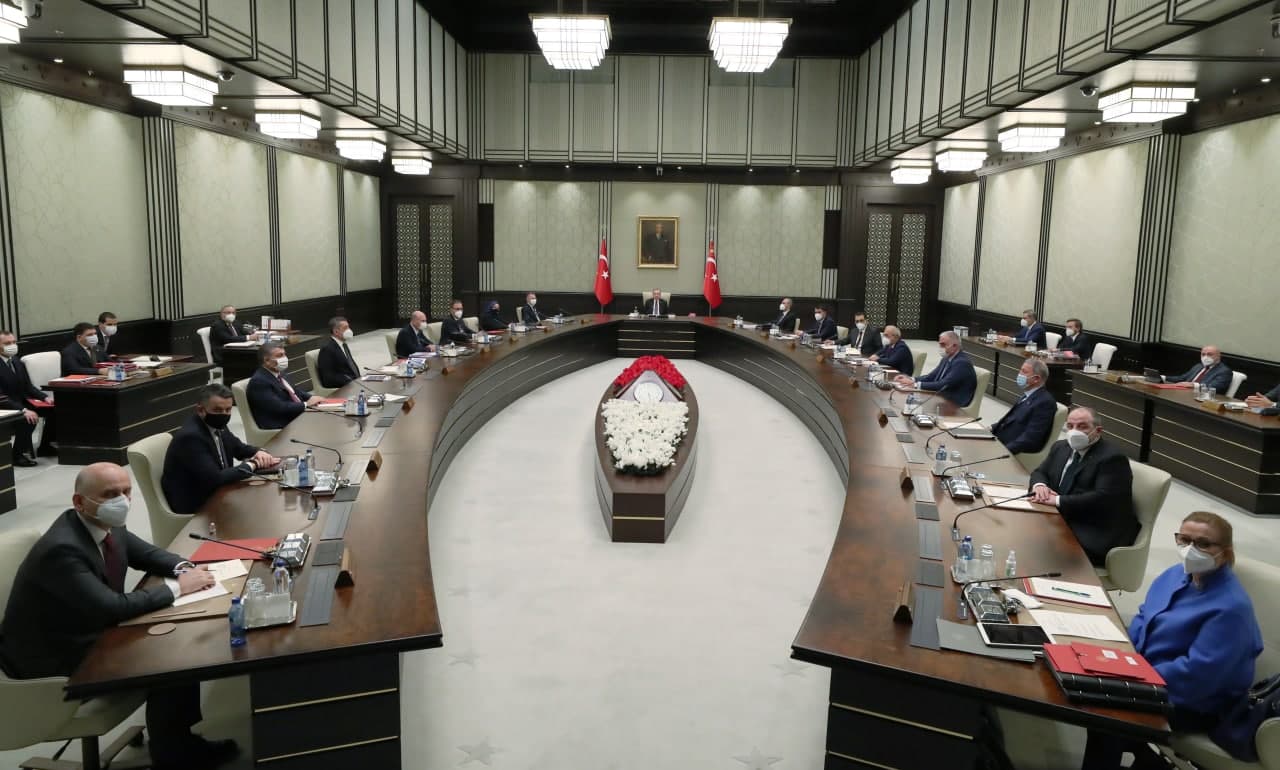 Kısıtlamalar kalkıyor mu? Tüm gözler Kabine Toplantısı'ndan çıkacak kararlarda!