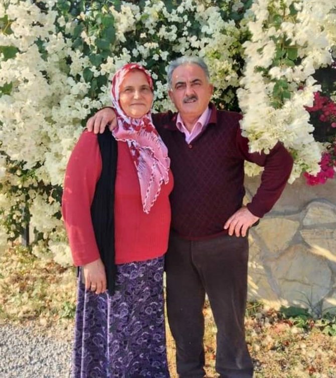 Şizofreni hastası çocuk annesini öldürdü!