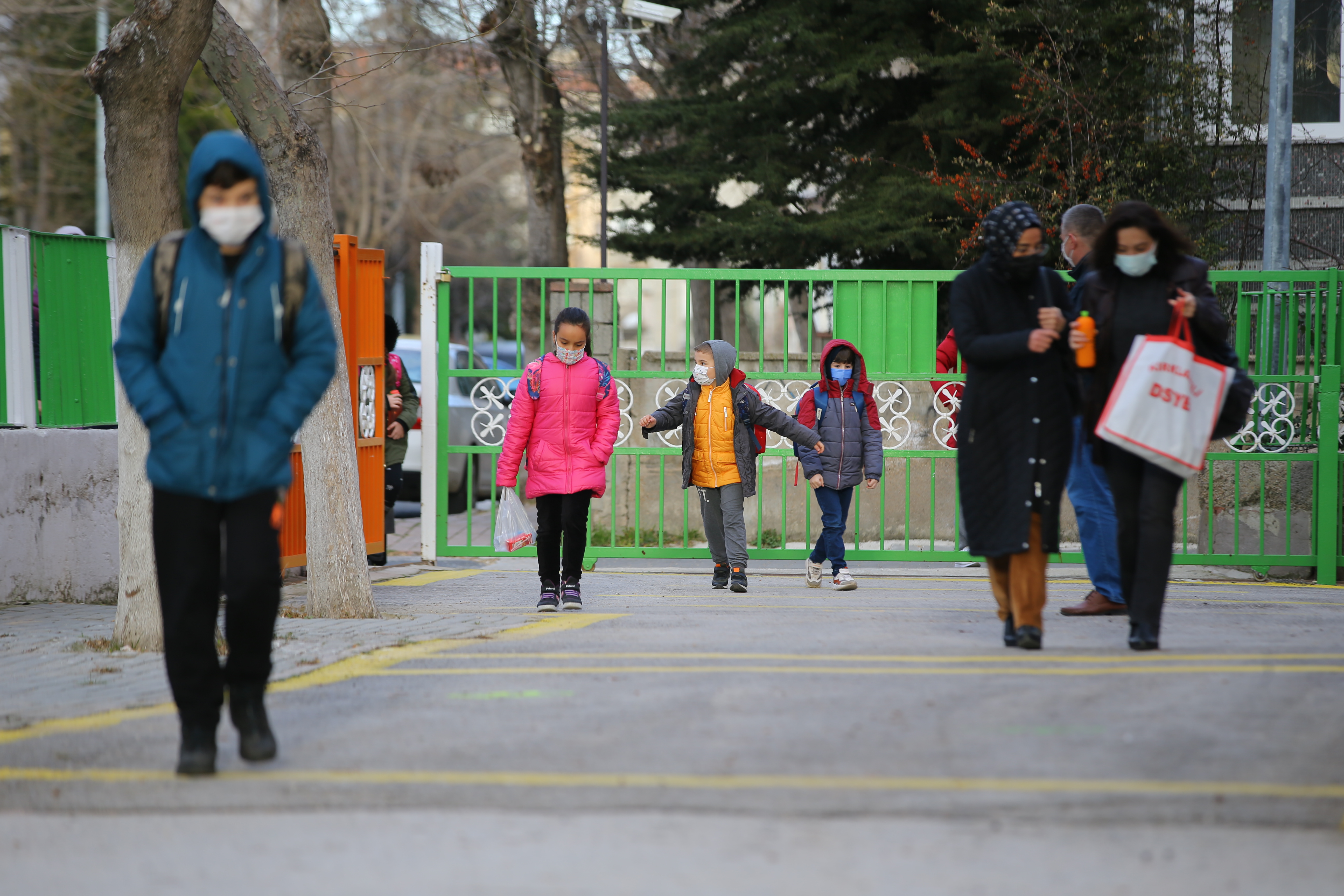 Düşük riskli iller arasındaki Van'da korona paniği! Okullar 10 gün tatil edildi 