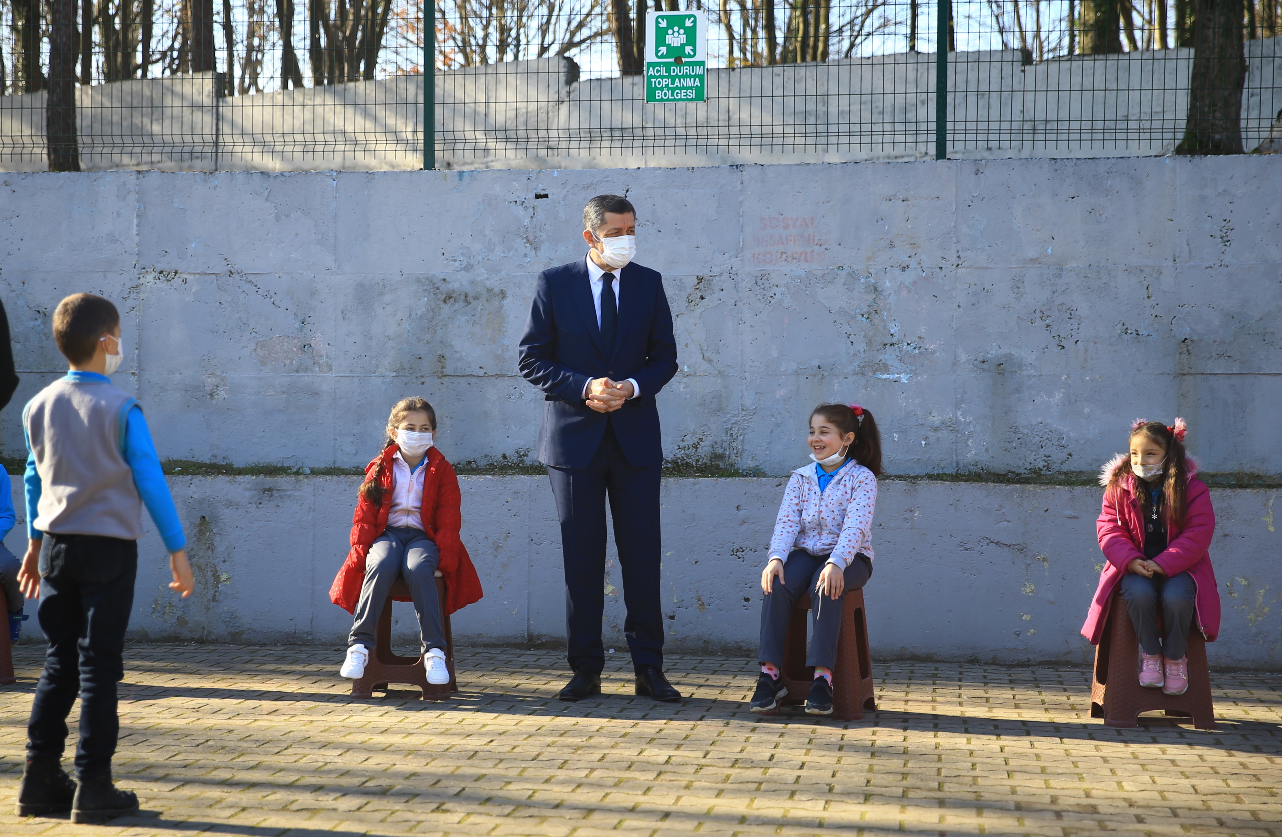 Bakan Selçuk 16 okulu açtı: Geleceğe dair başarı hikayelerini temellendirmek vazifemiz