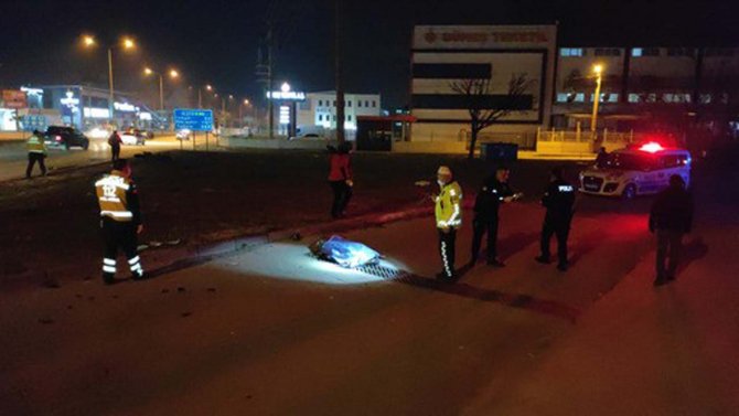 Feci kazada moto kurye hayatını kaybetti! O anlar kameraya yansıdı