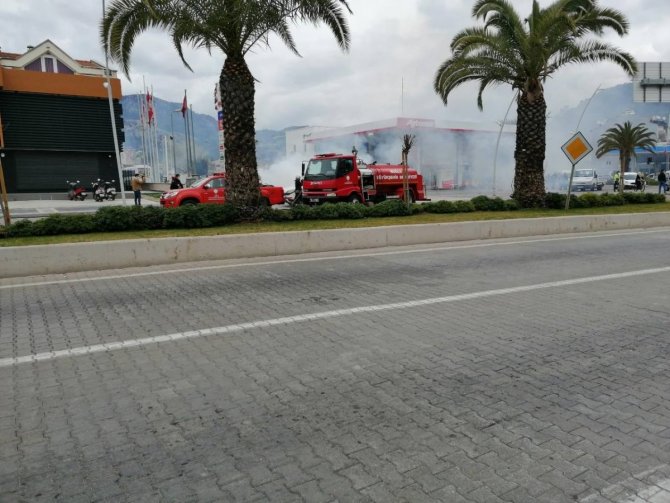 Öfkeli adam aracını benzin döküp yaktı!