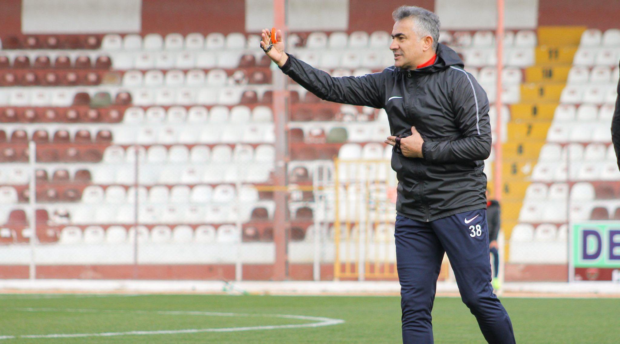 Süper Lig'de ayrılık! Gençlerbirliği'nde Mehmet Altıparmak'la yollar ayrıldı