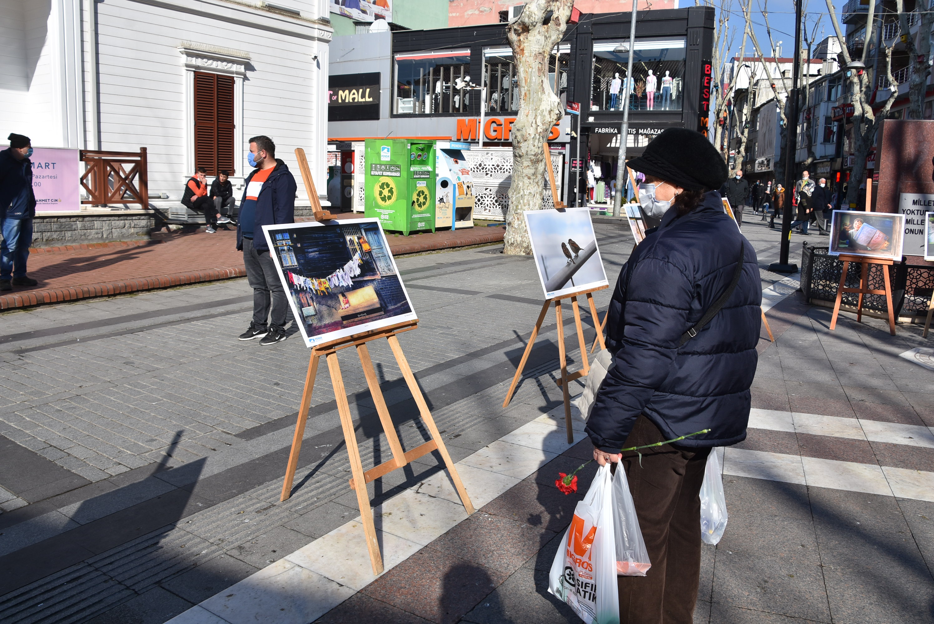 Pendik Belediyesi Kadınlar Günü'nü sergi ile kutladı