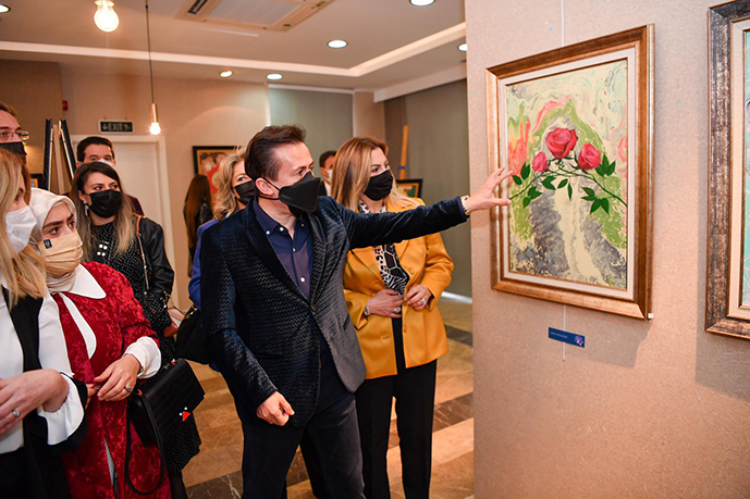 Tuzla'da kadınlar el emeklerini halka sunuyor!