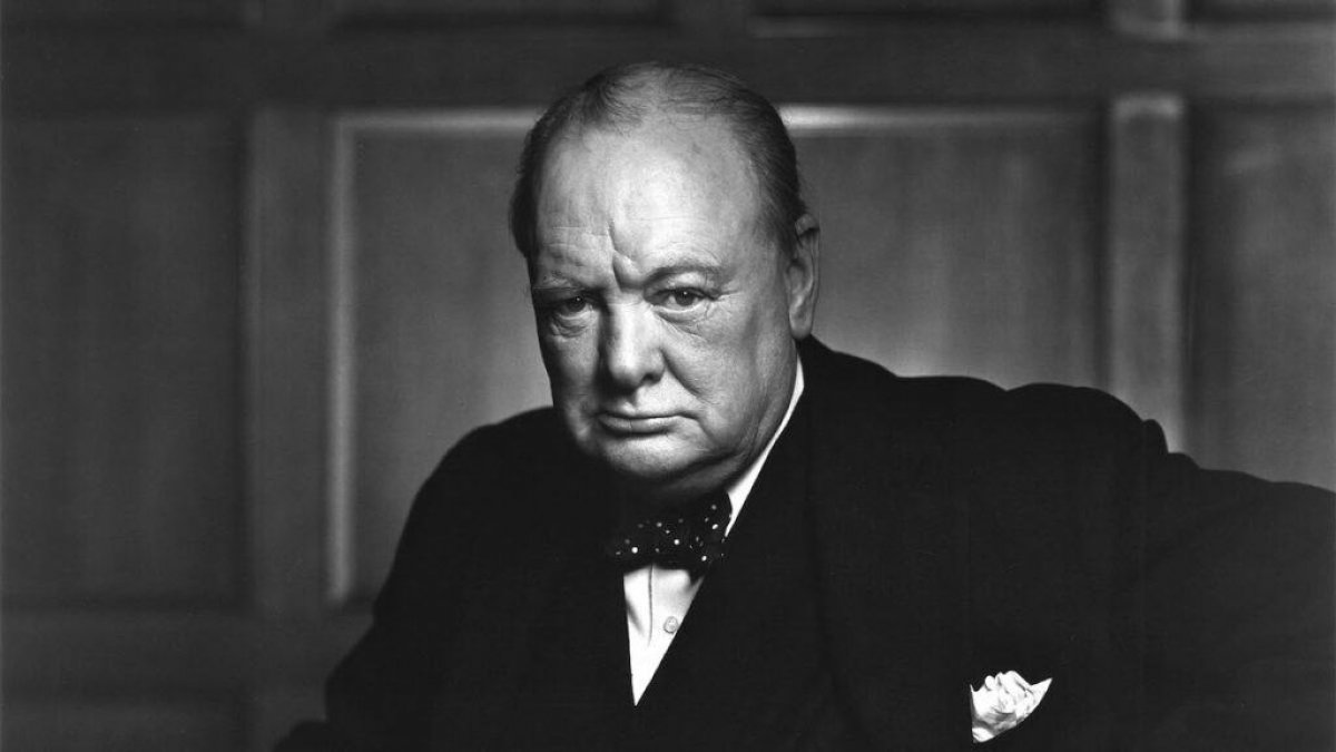 Winston Churchill'in ayakkabısı servet değerinde satıldı