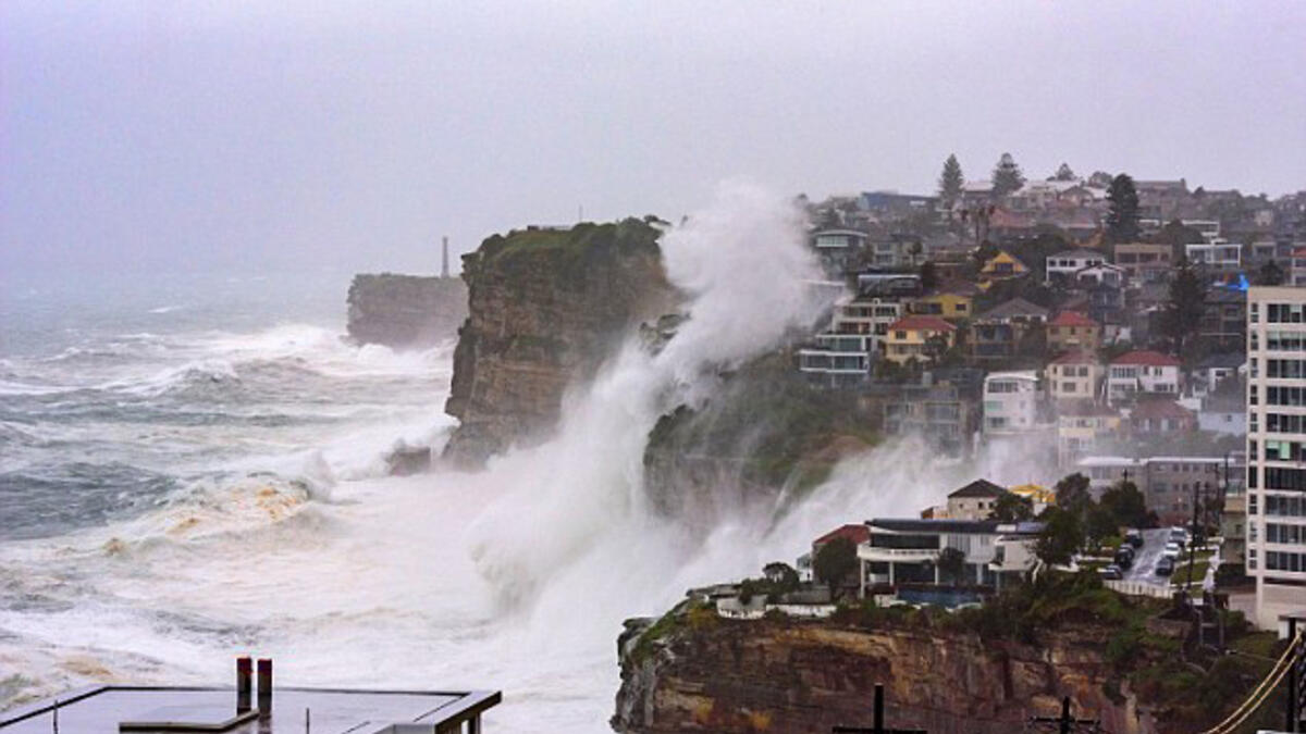 Rüyada dev dalgalar görmek