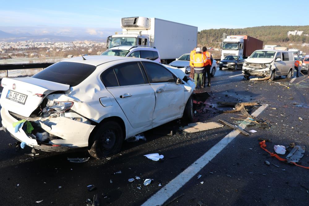 Bolu'da zincirleme kaza meydana geldi, 4 kişi yaralandı