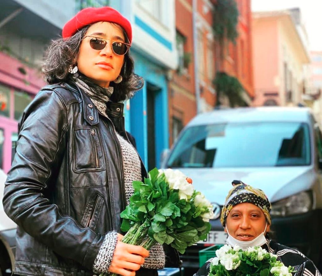 Suzan Kardeş'e eşlik eden dansçı kimdir? Gülay Sütçü kimdir? 