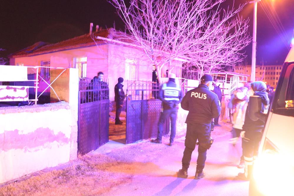 Aksaray'da vahşet: Kafalarından vurulmuş yaşlı çift, evlerinde ölü bulundu!